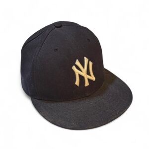 Black Cap New York Yankees with White Logo